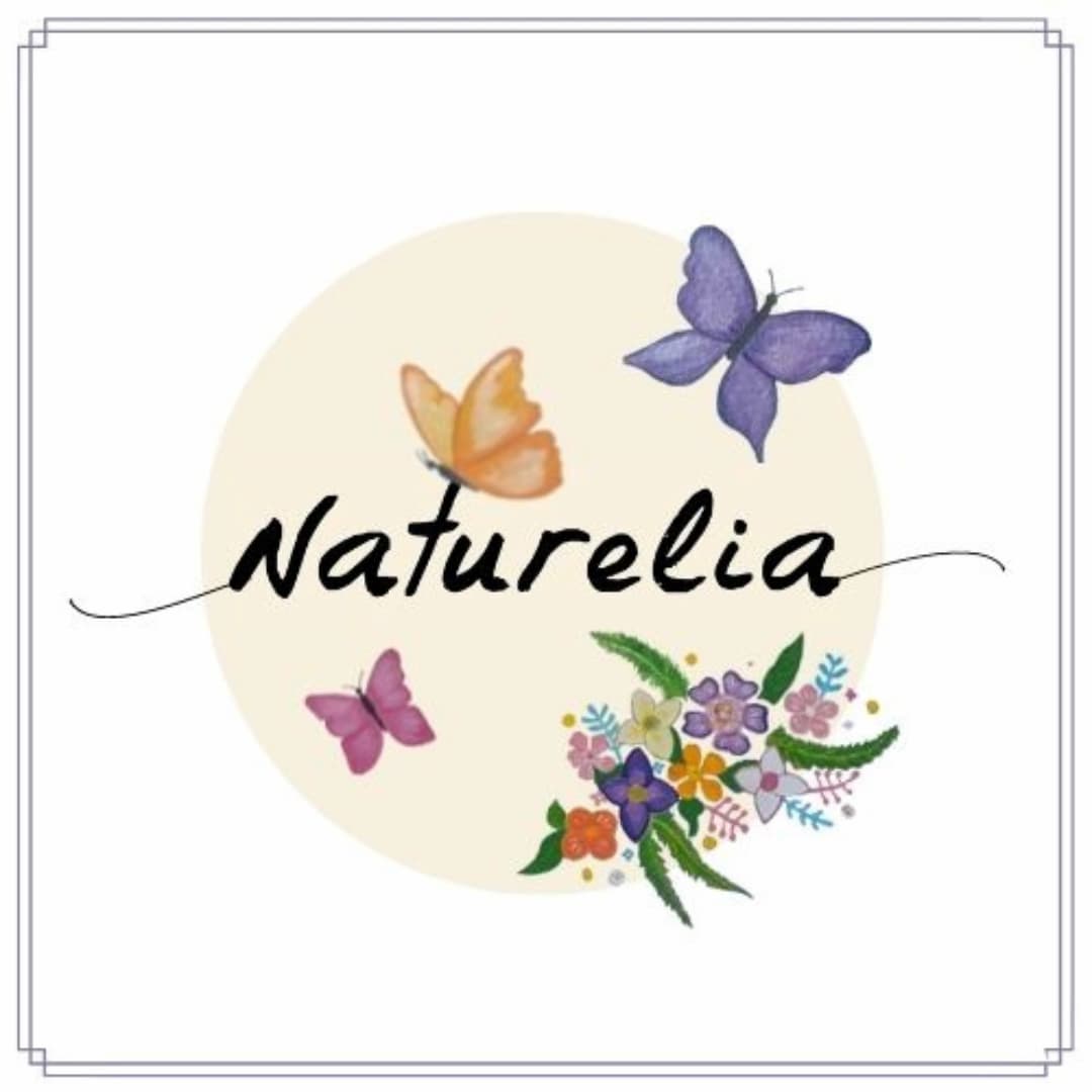 Logo de Naturelia Logo de Naturelia représentant des papillons colorés et un bouquet de fleurs, avec le texte "Naturelia" au centre, illustrant les services de thérapeute à domicile, incluant naturopathie, nutrition, massage et Reiki.